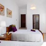 Villa Saint John By Algarve Vacation